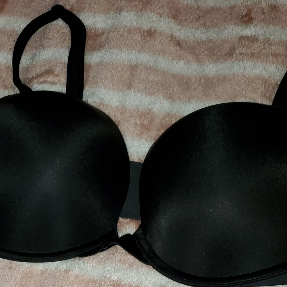 Victoria's secret sexy illusion bra